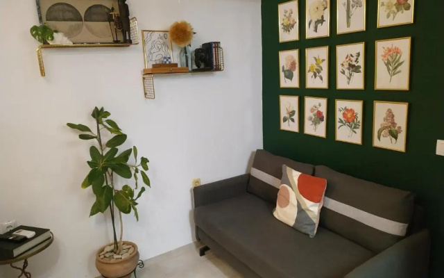 Studio 21