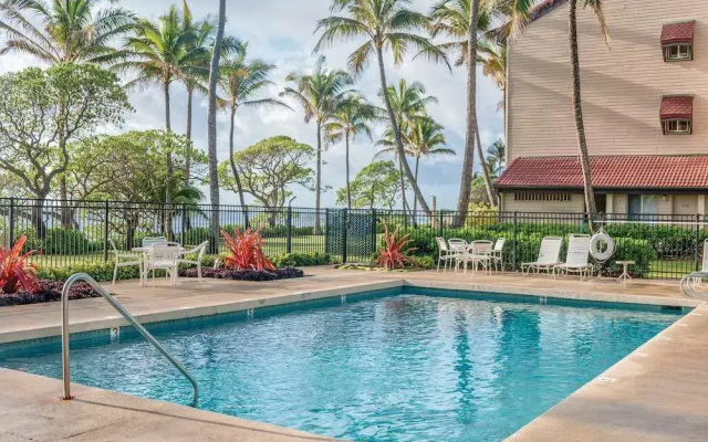 Kapaa Shore 117 by RedAwning
