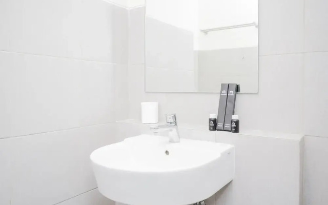 Spacious and Compact Studio Room at Bintaro Icon Apartment