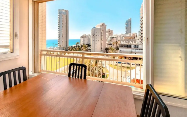 Charming 3bdr apt with sea view B5