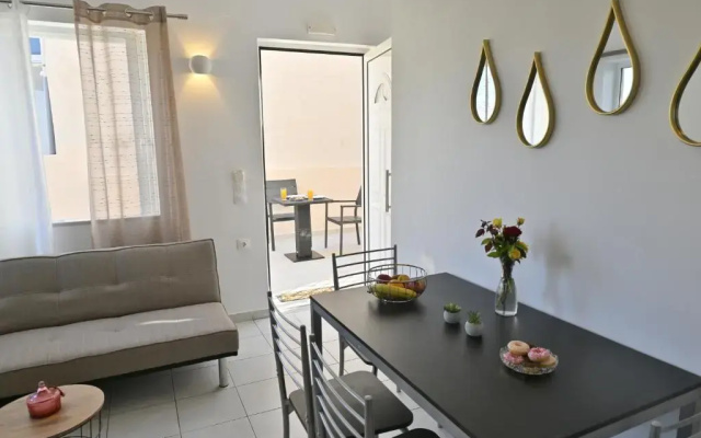 Artemis No.2 Apartment