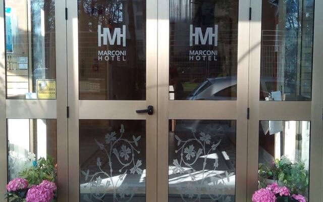 Hotel Marconi Фьюджи вид на фасад