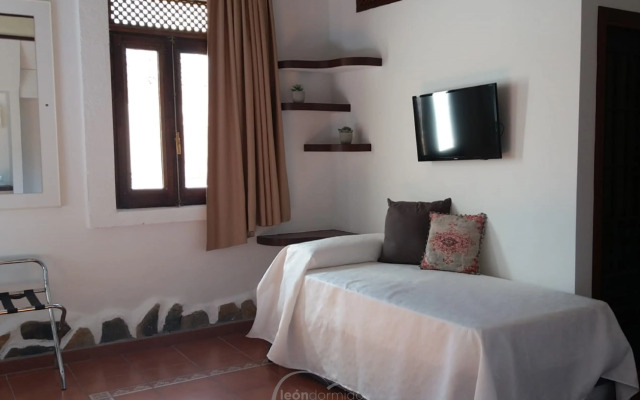 LEON DORMIDO Room & Apartments