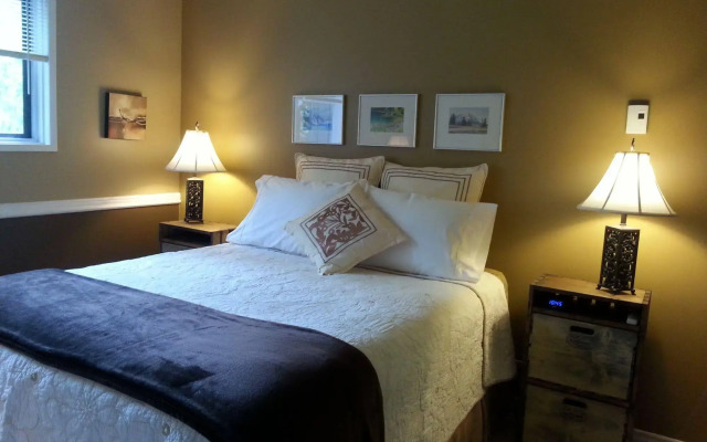 Creekside B & B