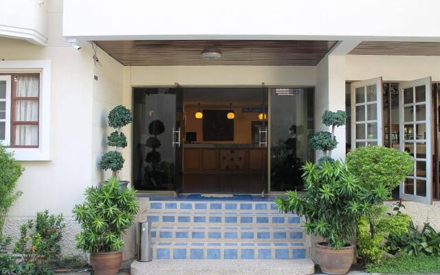 Отель Hillside Resort Pattaya Таиланд, Паттайя - 8 отзывов об отеле, цены и фото номеров - забронировать отель Hillside Resort Pattaya онлайн вид на фасад