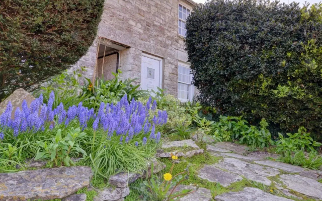 Holly Cottage