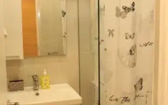 1 BR Apartment Republic Square