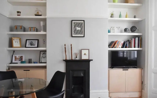 Bright and Spacious 1BD in Quiet Residential