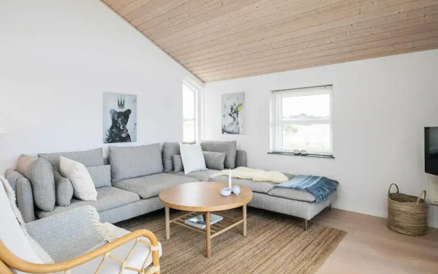 6 Person Holiday Home in Brovst