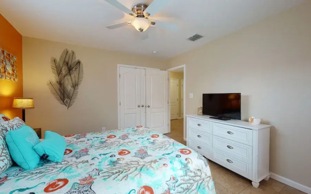 Vixen's Studio Bedroom Home