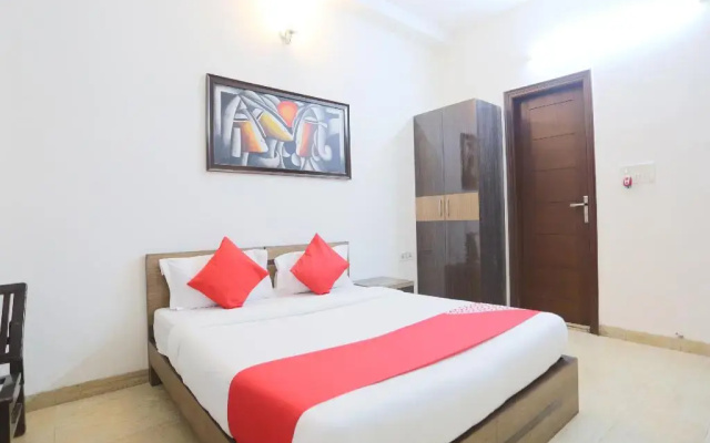 Spot On 72757 Gold Guest House