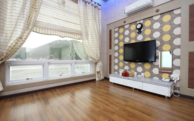 Geojedo Tour House Pension