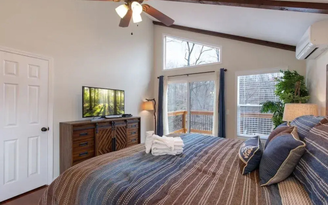 Misty Hollow by Jackson Mountain Rentals