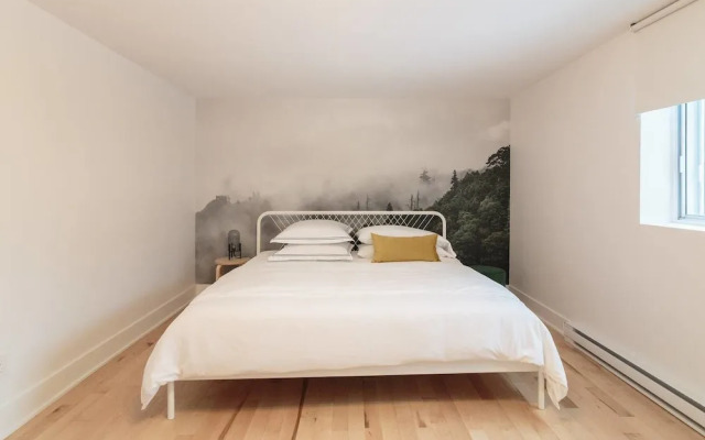 3 Br Luxury & Spacious Apartment in Little Italy
