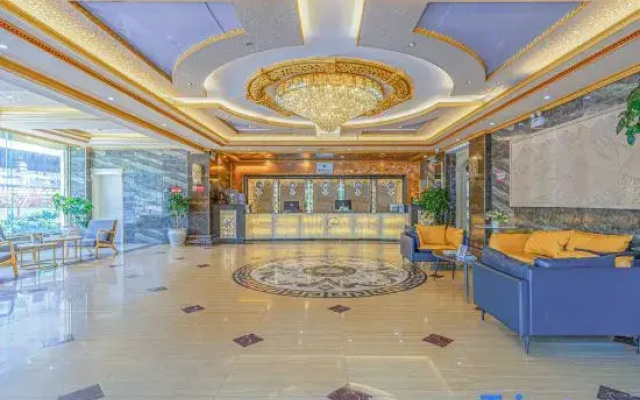 Yunzhishang Yun Chain · Die Lian Hua Impression Hotel (Citizens' Square)