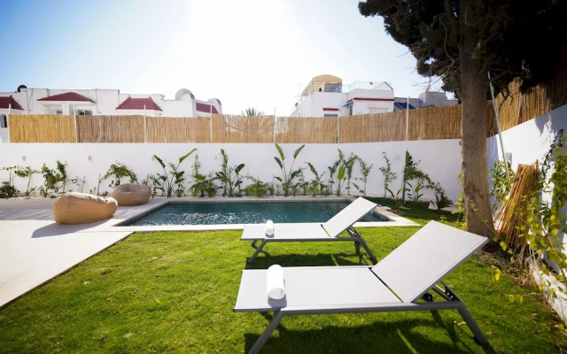 Villa Hermes Seaside and Luxurious