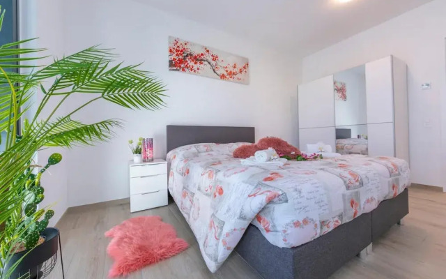 Charming Home Merlina