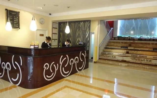 Lovetown Travel Hotel Baiwanzhuang Shop Parking Lot