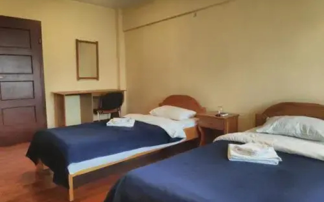 Hanul Cu Flori