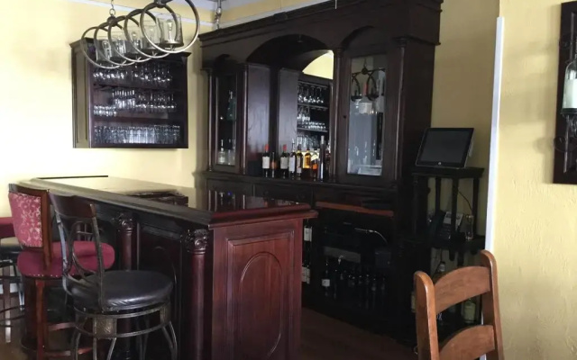 The Charleston Inn