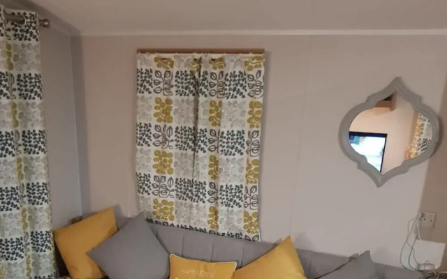 8 Berth Pet Friendly New Caravan in Towyn, Wales