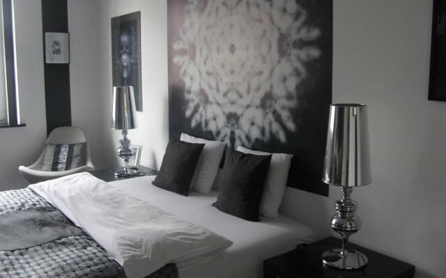 Отель ArtRooms комната для гостей