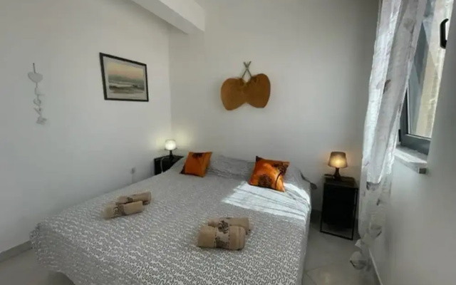 Appealing Apartment With Garden