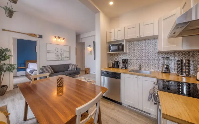 Remparts 2 Bed w Private terrace & sauna