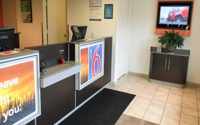 Motel 6 Roseville, MN - Minneapolis North