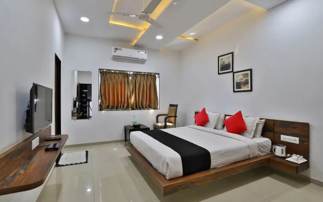The Grand President By OYO Rooms