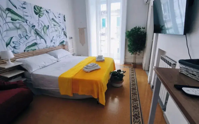 Mini suite with kitchen