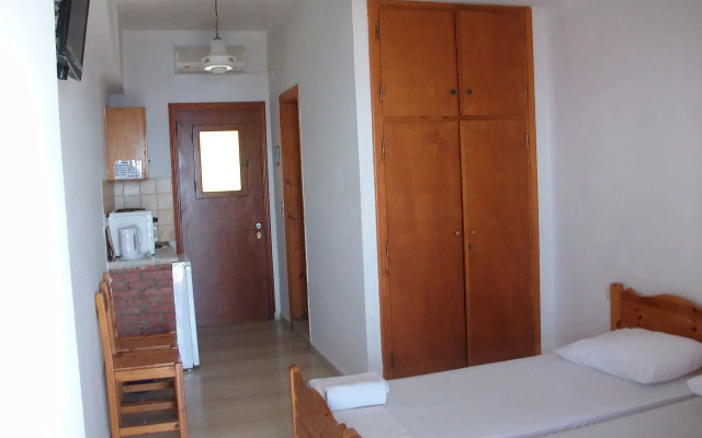 Aronis Apartments