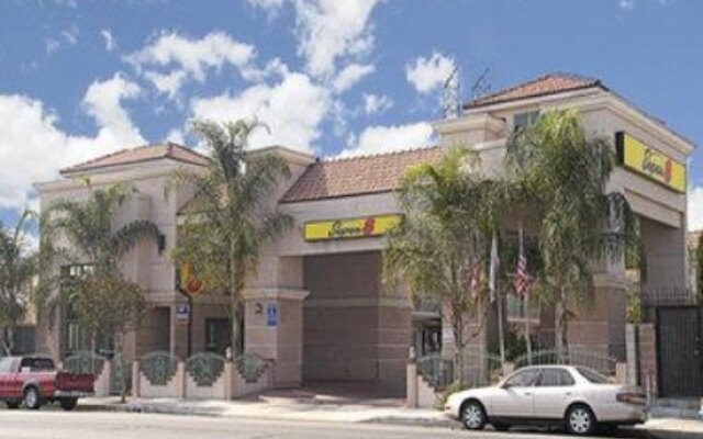 Super 8 by Wyndham North Hollywood 0