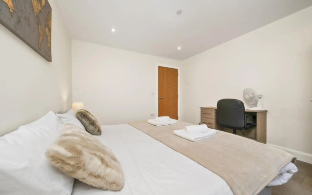 London Heathrow Living Serviced Apartments - Apt 8