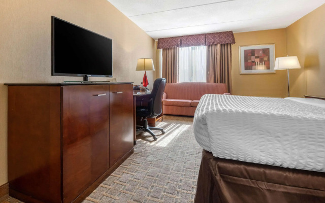 Clarion Hotel Conference Center on Lake Erie