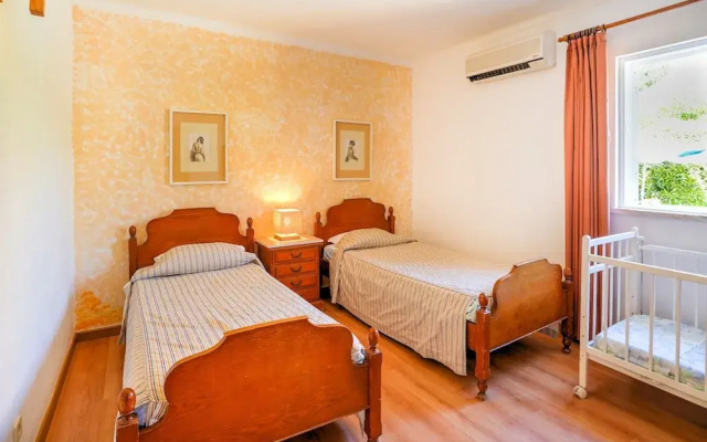 Holiday Home Vilamoura With Pool Near Beach