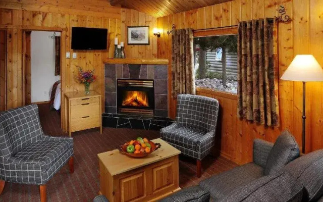Bear Hill Lodge