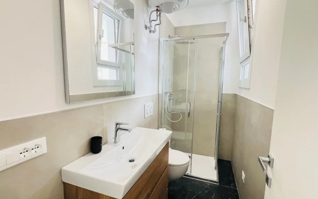 Bright Apartment 150m From the Beach