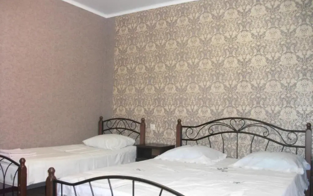 Guesthouse on Kabardinskaya 139a