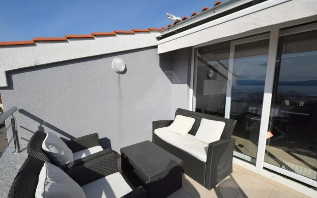 Apartment Roberto with Sea View