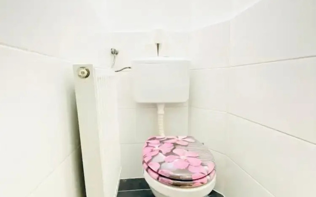Comfy 3BR Apt for Groups Near Park