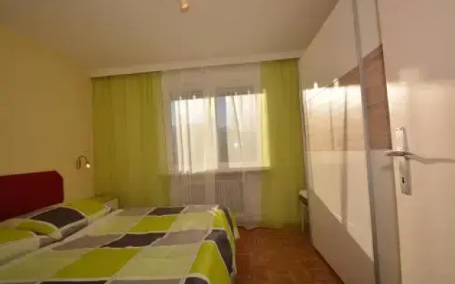 LOW BUDGET Apartment Areit Lozano by Apartments Ged