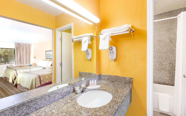 Days Inn by Wyndham Little River