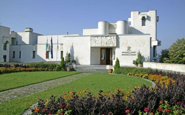 Отель Arbanassi Palace Болгария, Велико Тырново - отзывы, цены и фото номеров - забронировать отель Arbanassi Palace онлайн вид на фасад