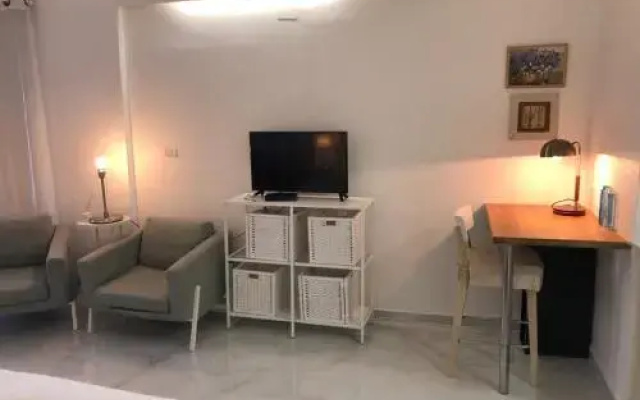 Lena's Beach Apartment
