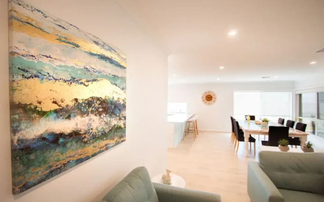 ‘Serenity’ and sweeping Murray River views