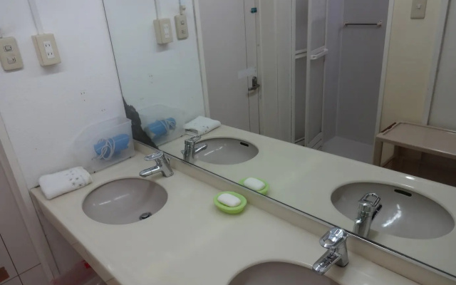 Grace Naha - Hostel