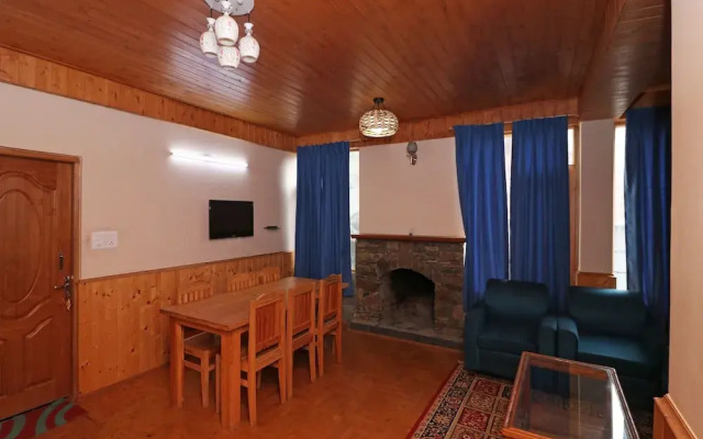 OYO 13697 Home Exotic Hill View Studio Naggar Road