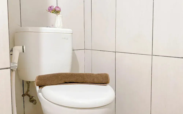 Cozy and Best Deal Studio at Grand Kamala Lagoon Apartment