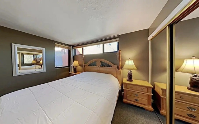684 4 Bedroom Condo